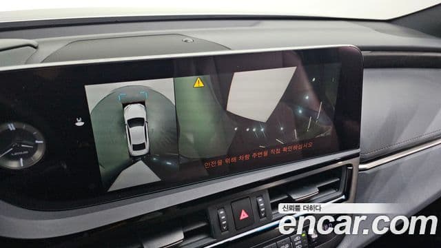 Lexus ES300h 2023 — Photo 15/32