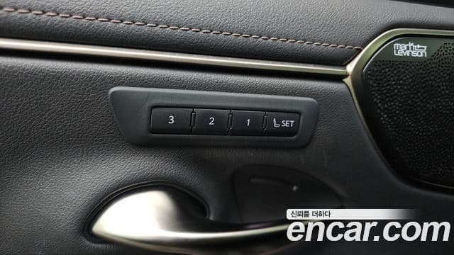 Lexus ES300h 2023 — Photo 4/32