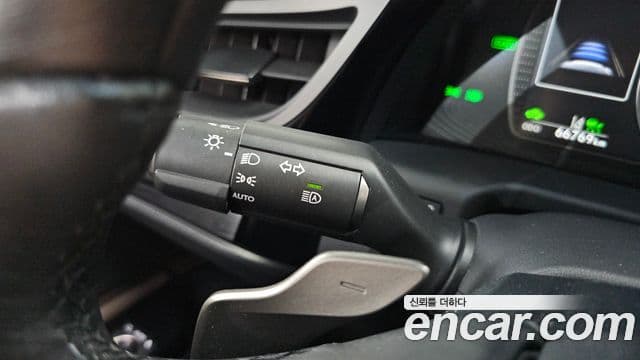Lexus ES300h 2023 — Photo 7/32