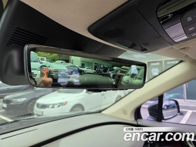 Kia Carnival 2025 — Фото 17/20