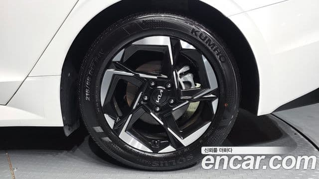 Kia K5 2024 — ფოტო 19/34
