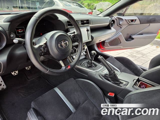 Toyota GR86 2024 — Şəkil 8/16