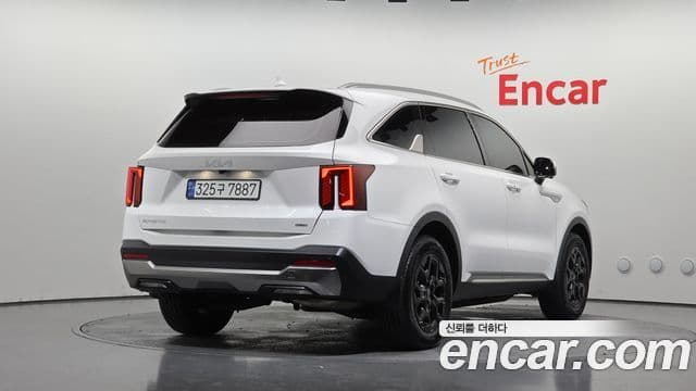 Kia Sorento 2024 — Фото 2/20