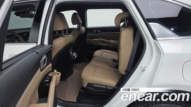 Kia Sorento 2024 — Фото 11/20