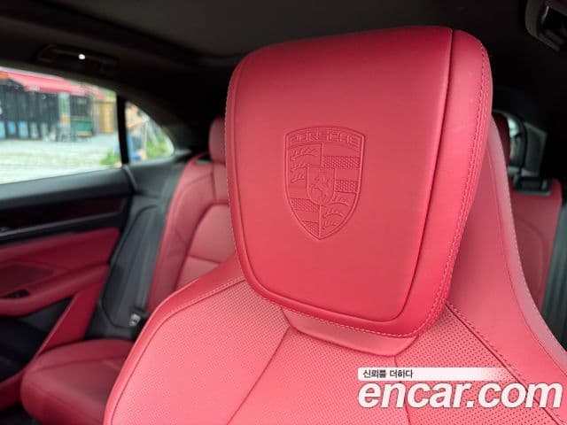 Porsche Macan EV 2025 — Photo 13/20