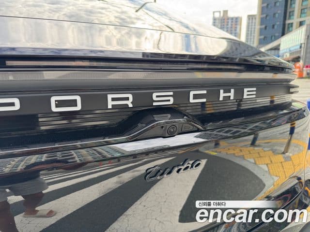 Porsche Macan EV 2025 — Photo 3/20