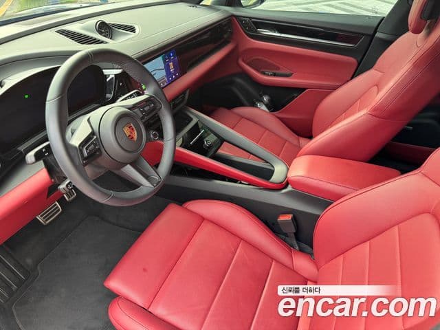 Porsche Macan EV 2025 — Photo 20/20
