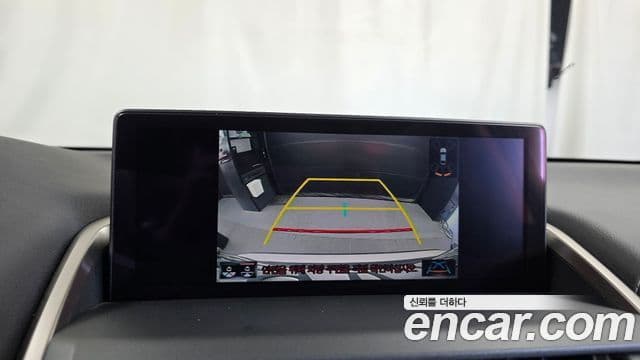 Lexus NX300h 2020 — Photo 22/30