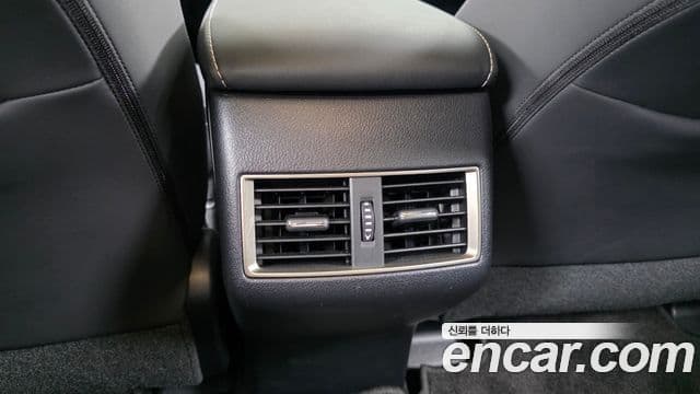 Lexus NX300h 2020 — Photo 29/30