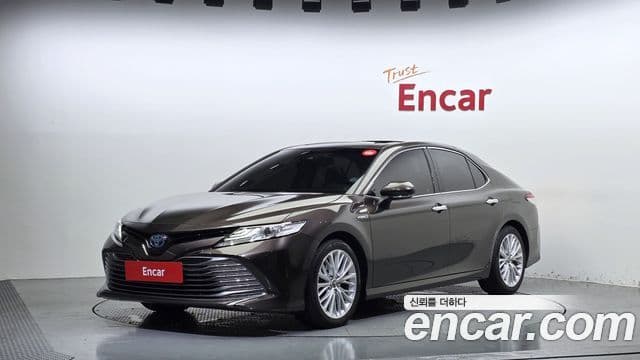 Toyota Camry 2019 — Şəkil 12/32
