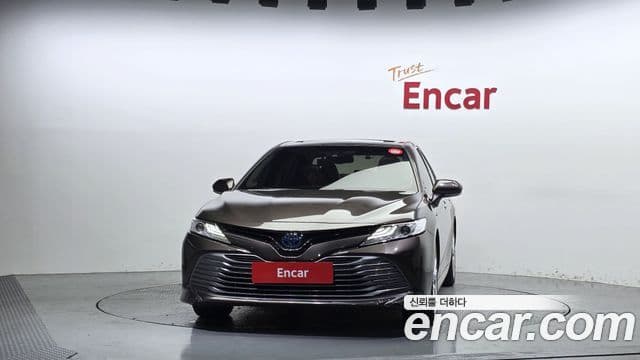 Toyota Camry 2019 — Şəkil 22/32