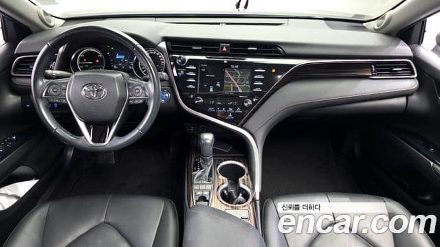 Toyota Camry 2019 — Şəkil 8/32