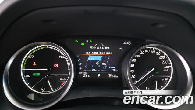 Toyota Camry 2019 — Şəkil 20/32