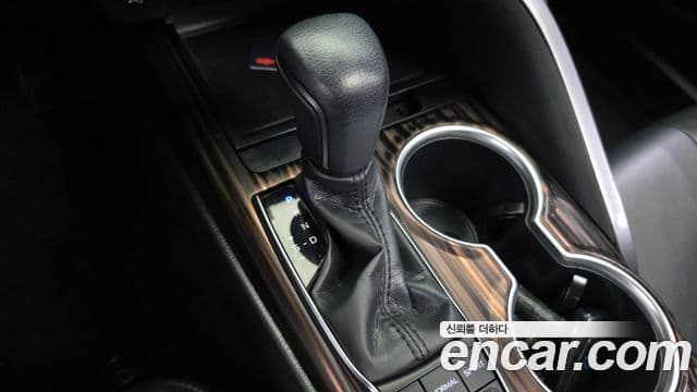 Toyota Camry 2019 — Şəkil 7/32