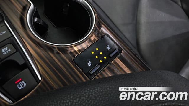 Toyota Camry 2019 — Şəkil 31/32