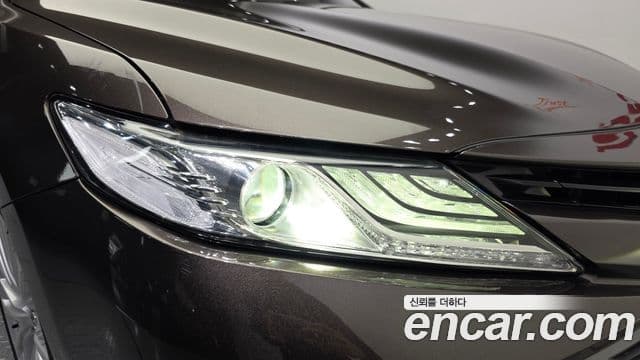 Toyota Camry 2019 — Şəkil 32/32