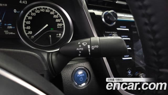 Toyota Camry 2019 — Şəkil 2/32