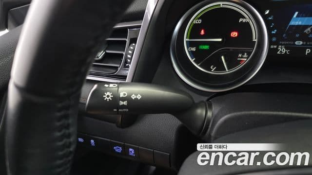 Toyota Camry 2019 — Şəkil 15/32