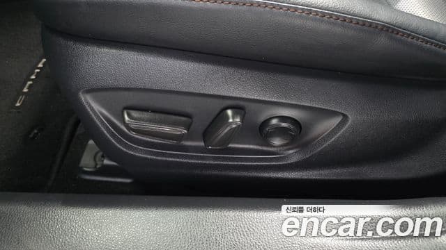 Toyota Camry 2019 — Şəkil 18/32