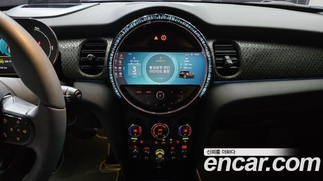 Mini Cooper Electric 2022 — ფოტო 18/30