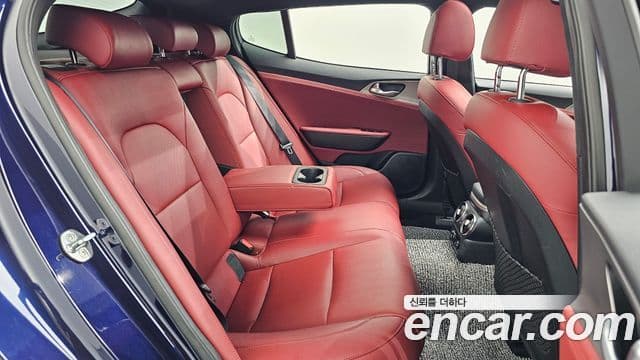 Kia Stinger 2019 — Фото 12/20