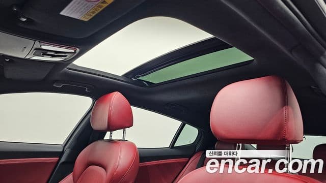 Kia Stinger 2019 — Фото 19/20