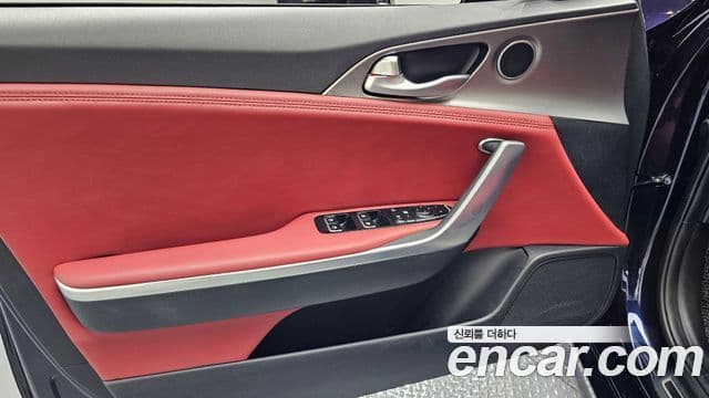 Kia Stinger 2019 — Şəkil 28/34