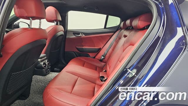 Kia Stinger 2019 — Şəkil 14/34