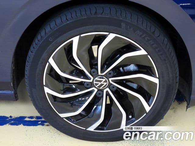 Volkswagen Golf 2022 — ფოტო 19/19