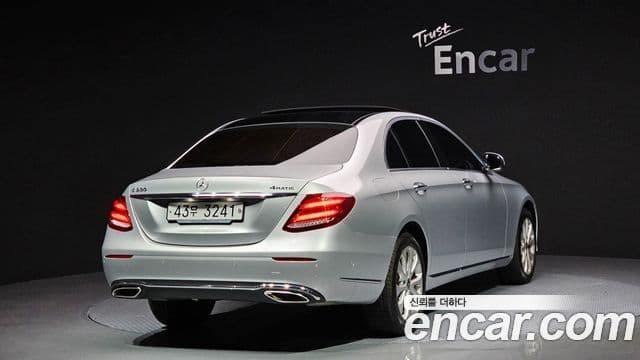 Mercedes-Benz E-Class 2019 — ფოტო 2/20