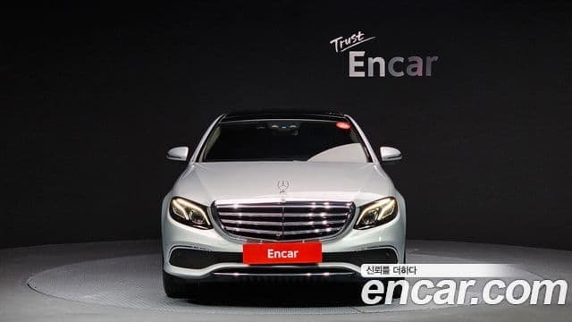 Mercedes-Benz E-Class 2019 — ფოტო 3/20