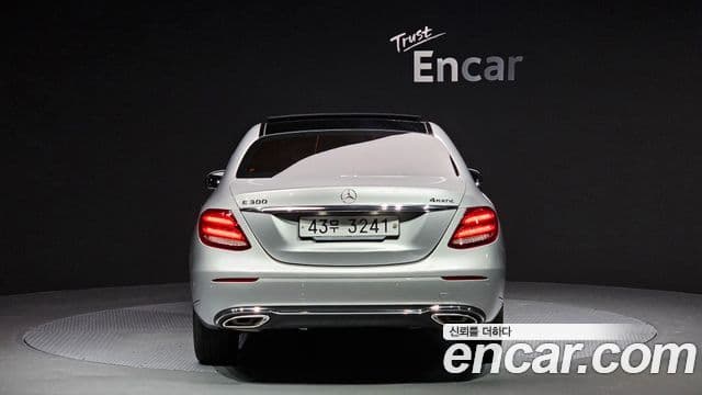 Mercedes-Benz E-Class 2019 — ფოტო 4/20
