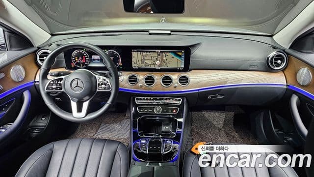 Mercedes-Benz E-Class 2019 — ფოტო 7/20