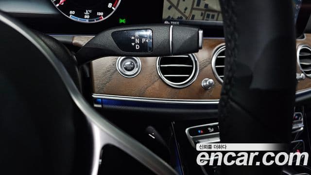 Mercedes-Benz E-Class 2019 — ფოტო 9/20