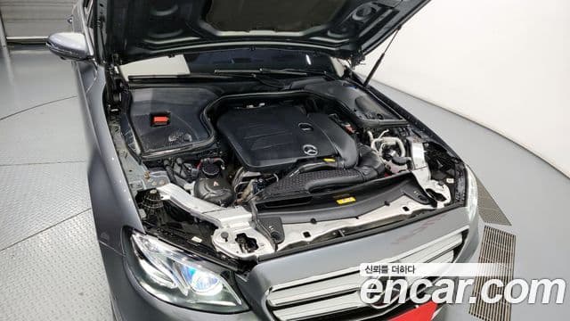 Mercedes-Benz E-Class 2019 — Şəkil 10/20