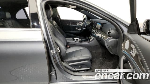 Mercedes-Benz E-Class 2019 — Şəkil 20/20