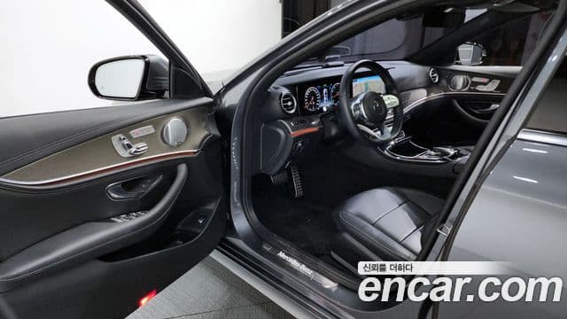 Mercedes-Benz E-Class 2019 — Şəkil 16/20