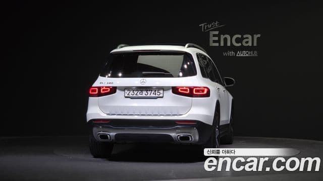 Mercedes-Benz GLB-Class 2020 — Photo 10/20