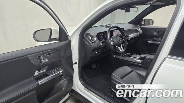 Mercedes-Benz GLB-Class 2020 — Photo 18/20