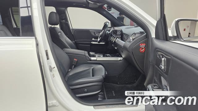 Mercedes-Benz GLB-Class 2020 — Photo 17/20