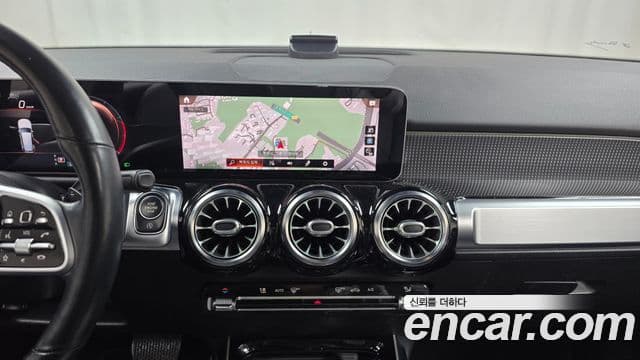 Mercedes-Benz GLB-Class 2020 — Photo 7/20
