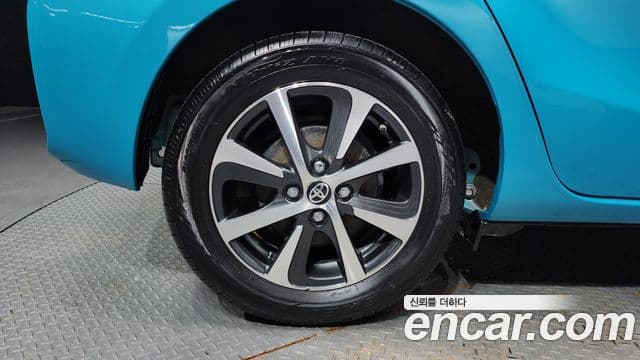 Toyota Prius C 2018 — Şəkil 3/20
