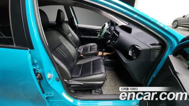 Toyota Prius C 2018 — Şəkil 2/20