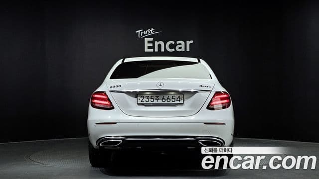 Mercedes-Benz E-Class 2020 — ფოტო 4/20