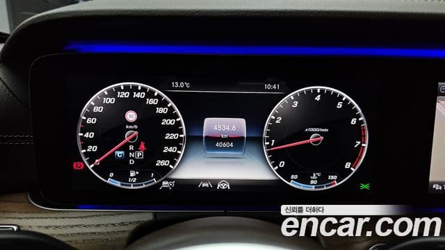 Mercedes-Benz E-Class 2020 — ფოტო 8/20