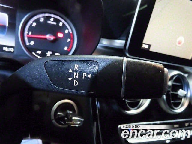Mercedes-Benz GLC-Class 2019 — Şəkil 17/20