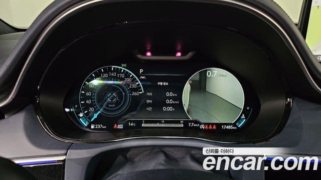 Genesis GV70 2023 — ფოტო 8/20