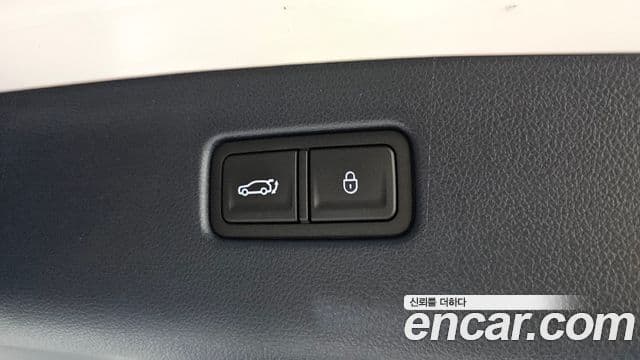 Genesis GV70 2023 — ფოტო 18/20