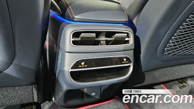 Genesis GV70 2023 — ფოტო 19/20
