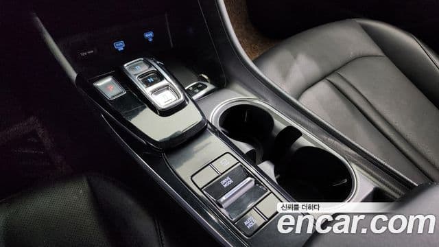 Hyundai Sonata 2020 — ფოტო 9/20